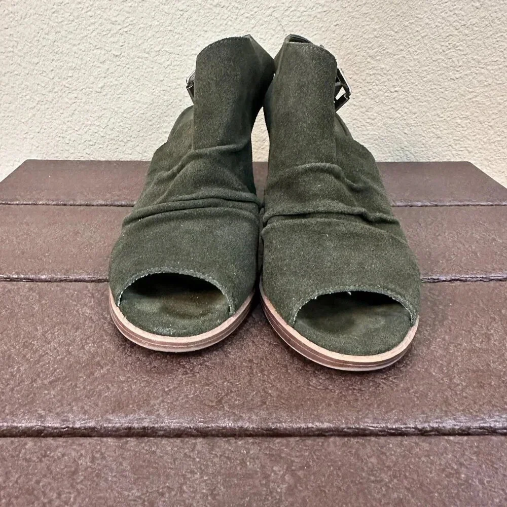 DIRTY LAUNDRY Olive Green Suede Shooties Block Heel - 8